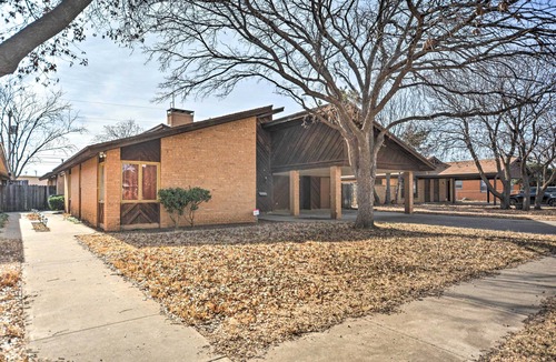 Heart of Lubbock Apartment | Lubbock Townhome w/Grill Near TTU & Downtown!