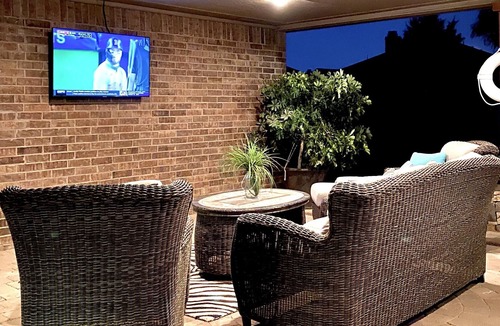 Lubbock House | Lubbock’s #1 Rated Private Luxury Pool w/ Firepit Grill Outdoor Kitchen🔥