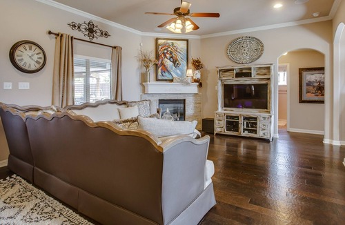 Lubbock House | Lubbock’s #1 Rated Private Luxury Pool w/ Firepit Grill Outdoor Kitchen🔥