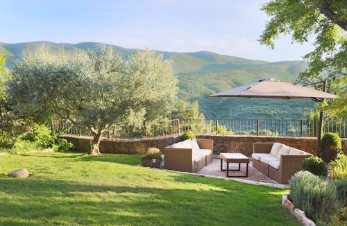 Saint-Martin-de-Castillon House | Luberon – A charming property enjoying a beautiful view – Sleeps 14