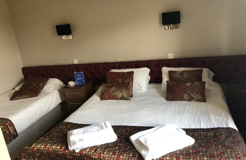 West Bromwich Bed & Breakfast | Lucarelli Inn