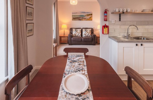 Shanklin Apartment | Luccombe View lovely light apartment