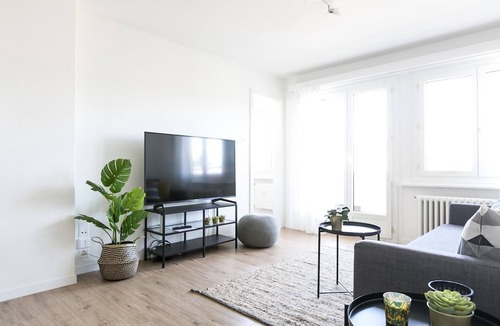 Lucerne Apartment | Lucern 2-br Flat w Netflix Top Location
