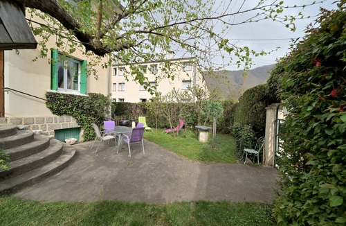 Bagneres-de-Luchon House | Luchon : maison flor