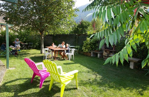 Bagneres-de-Luchon Apartment | LUCHON STUDIO Confort 2 pers C ville-Wifi(>500Mbs)/Garden