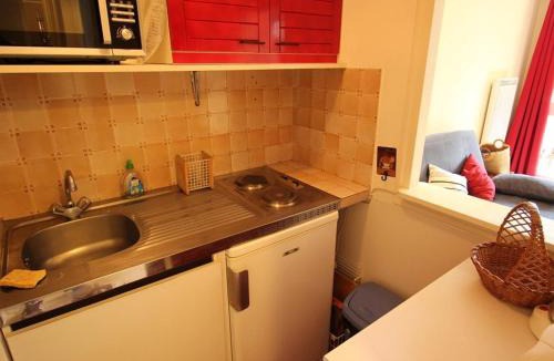 Bagneres-de-Luchon Apartment | Luchon - T2 avec balcon, animaux admis, parking - FR-1-313-146