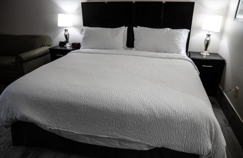 Weatherford Hotel | Lucille's Hotel, Restaurant, & Bar