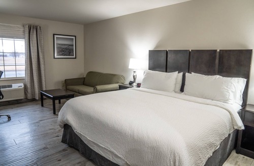 Weatherford Hotel | Lucille's Hotel, Restaurant, & Bar