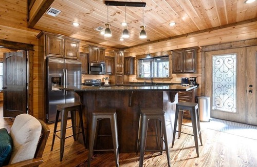 Hochatown Cabin | Luck of the Irish Cabin, 3 BR, 3 Bath, Private Pool, Pet Friendly