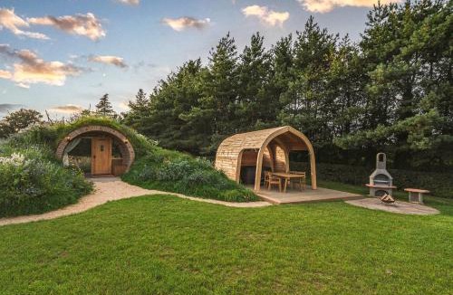 Radstock Resort | Luckington Burrows