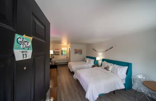 Eureka Springs Historic District Hotel | Lucky #13, room at Glory Dayz!