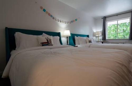 Eureka Springs Historic District Hotel | Lucky #13, room at Glory Dayz!