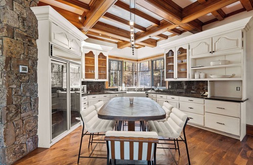 Beaver Creek House | Lucky Boot Lodge - 7 bedrooms, walk to ski, stunning views, hot tub, fire pit