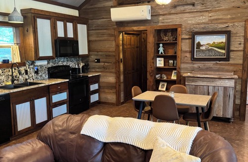 Sanatorium Cabin | Lucky Dog Lakeside Cabin on Prentiss Walker Lake