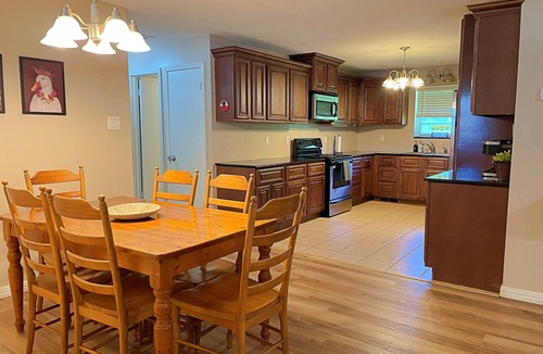 Mead House | Lucky Duck Lodge Cozy Lake Texoma Home Near Marinas, Beaches, & Casinos