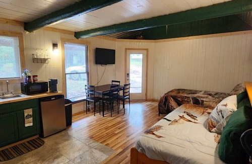 Canton Cabin | Lucky Duck Near First Monday Trade Days