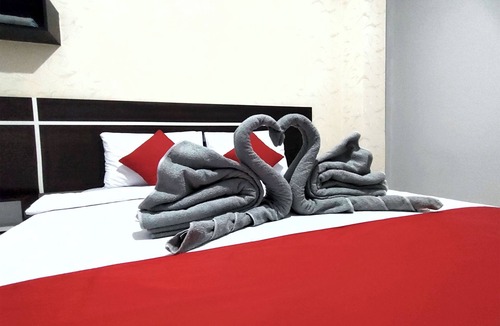 Panakkukang House | Lucky Inn & Cafe