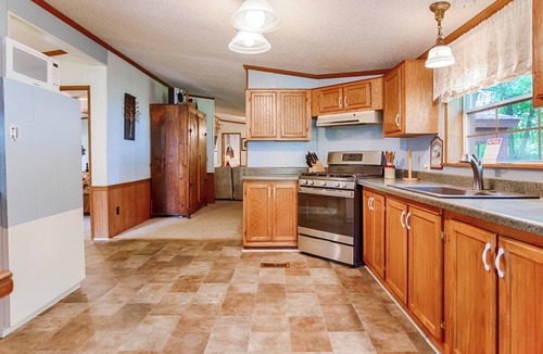 Interlaken House | Lucky Stone Cottage - Quality Affordable Cayuga Lake Vacation