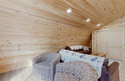 Oakland Apartment | Lucky Waters