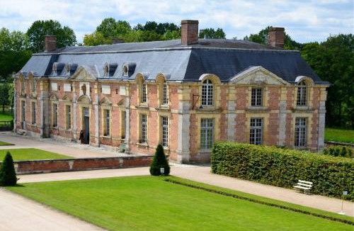 La Ferte-Saint-Aubin House | Lucullus - Une nuit au coeur d'un château