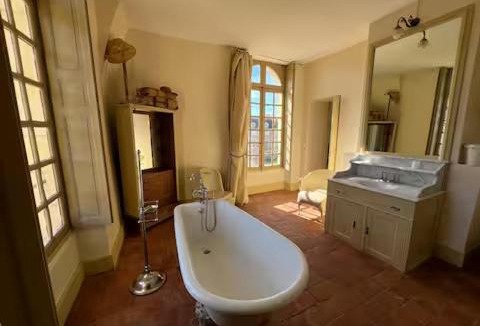 La Ferte-Saint-Aubin House | Lucullus - Une nuit au coeur d'un château