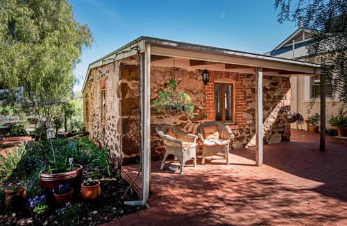 Marananga Bed & Breakfast | Lucy's Cottage