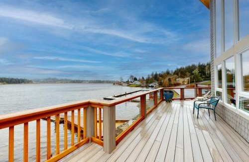 Lincoln City House | Lucy's Lagoon