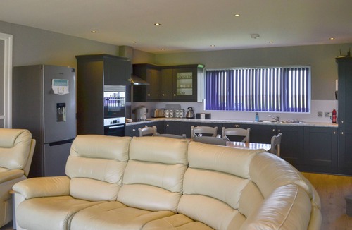 Lincoln Cottage | Lucy's Lodge - UKC2202