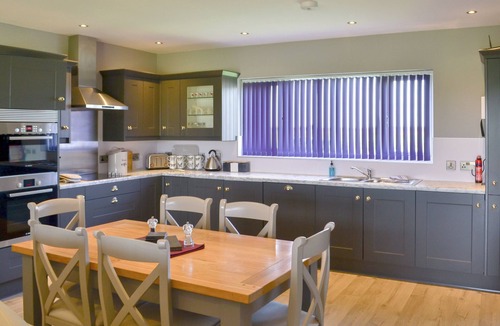 Lincoln Cottage | Lucy's Lodge - UKC2202