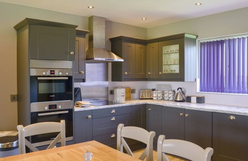 Lincoln Cottage | Lucy's Lodge - UKC2202