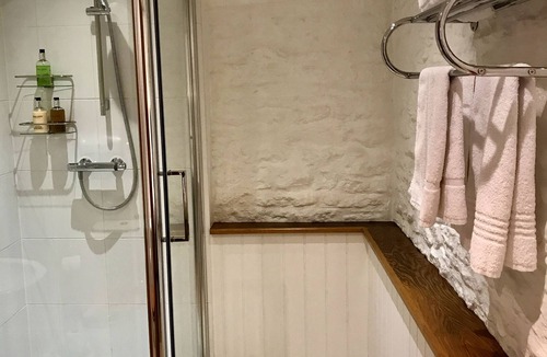 Stow-on-the-Wold Bed & Breakfast | Lucy's Tearoom B&B