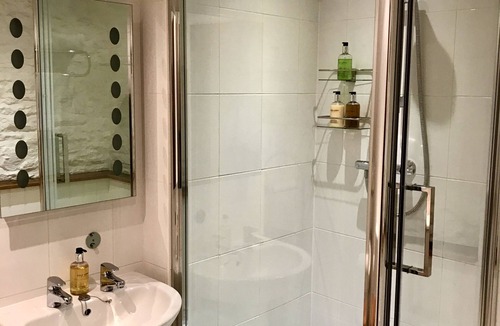 Stow-on-the-Wold Bed & Breakfast | Lucy's Tearoom B&B