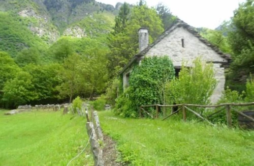 Ludiano Ski Chalet | Ludiano: Old renovated farmhouse in Val di Blenio