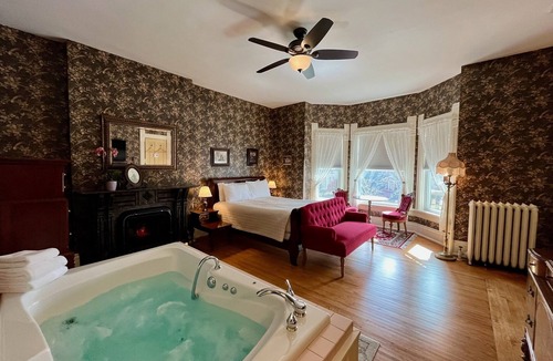Ludington Bed & Breakfast | Ludington House B&B