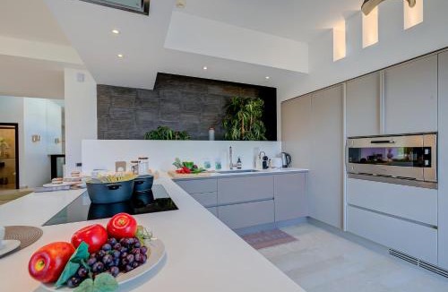 Lugano Villa | Lugano Lake View Villa with Private Pool