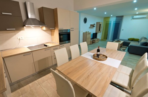 Skatari House | Luka mit Pool, gelegen in Pula by Interhome
