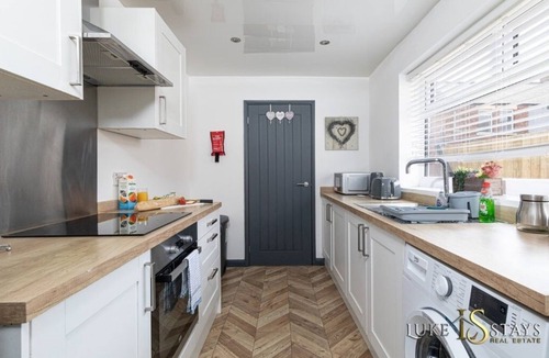 Ferryhill House | Luke Stays - Albert St, Chilton