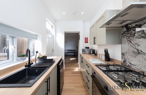 Newcastle-upon-Tyne House | Luke Stays -Hillfield St Bensham