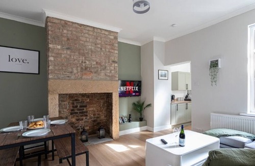 Newcastle-upon-Tyne House | Luke Stays -Hillfield St Bensham