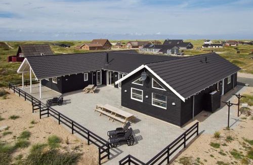 Vrist Strand House | Luksus-poolhus L21
