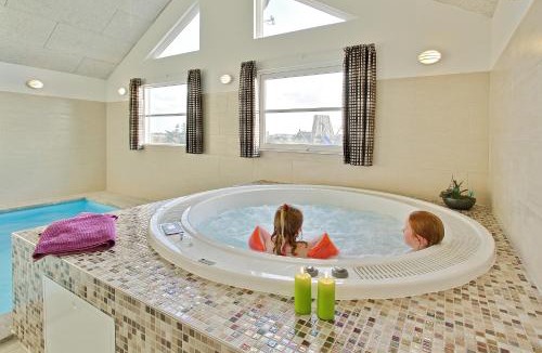 Vrist Strand House | Luksus-poolhus L21
