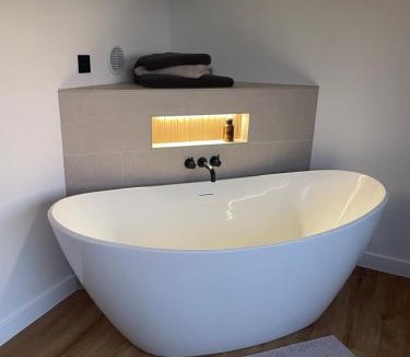 Lower Boscaswell House | Lulla Lodge