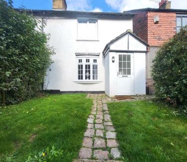 Orpington House | Lullingstone Retreat Cottage - Chelsfield