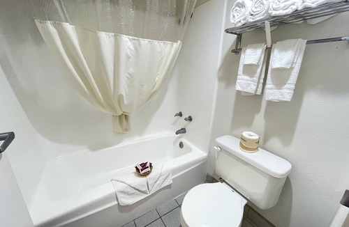 Tyrone Hotel | LuLu Hotel Silver City