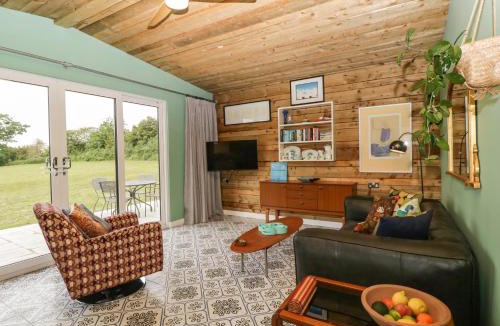 Congresbury House | Lulu Logs