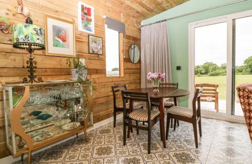 Congresbury House | Lulu Logs