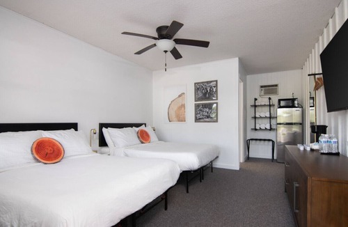 Balsam Lake Bed & Breakfast | Lumber Jill Lodge - Double Deluxe Room