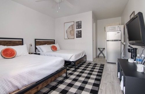 Balsam Lake Bed & Breakfast | Lumber Jill Lodge - Double Deluxe Room