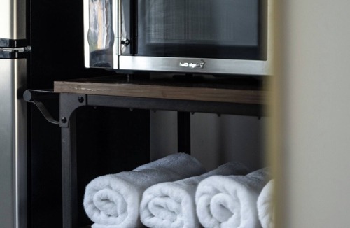 Balsam Lake Bed & Breakfast | Lumber Jill Lodge - Queen Studio