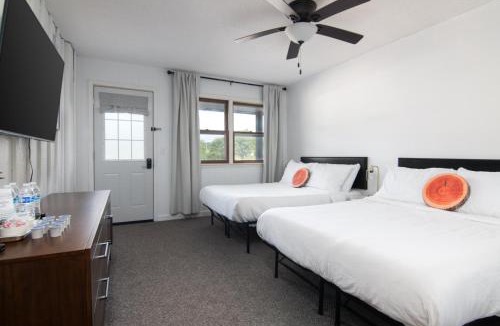 Balsam Lake Hotel | Lumber Jill Lodge